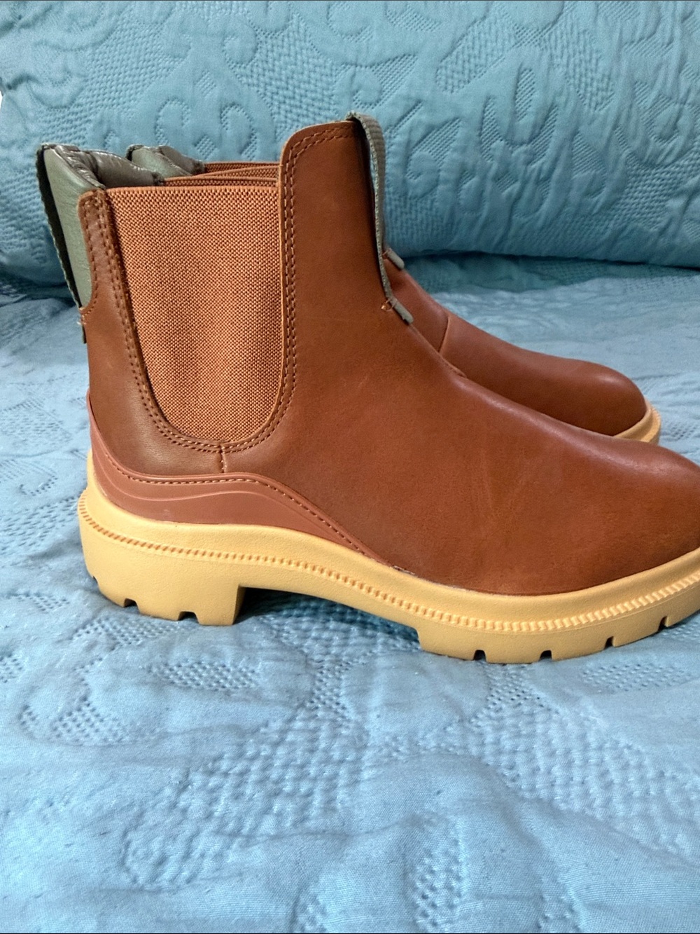 OluKai HeHi Boots Ankle Shoes Leather Women’s Brown with Chunky Tan Sole - Picture 4 of 6